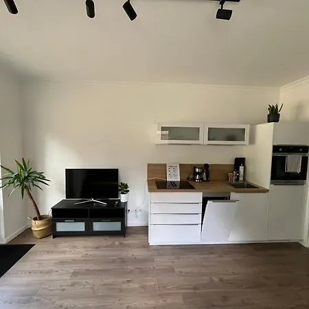Moderne 1-zimmer-gaestewohnung Im Neubau Mit Schoenem Garten