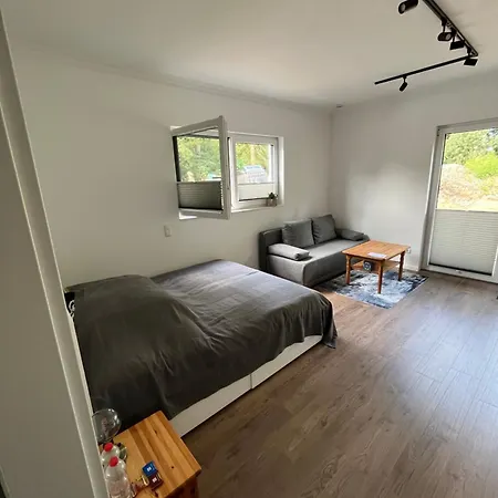 Moderne 1-Zimmer-Gaestewohnung Im Neubau Mit Schoenem Garten منزل للإقامة