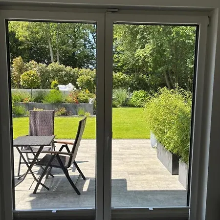 Moderne 1-Zimmer-Gaestewohnung Im Neubau Mit Schoenem Garten