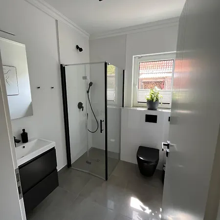 منزل للإقامة Moderne 1-Zimmer-Gaestewohnung Im Neubau Mit Schoenem Garten *