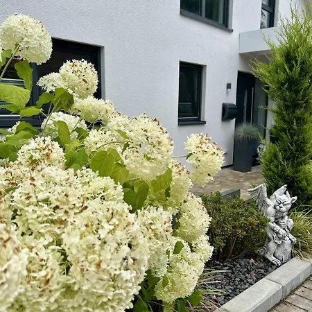 Moderne 1-Zimmer-Gaestewohnung Im Neubau Mit Schoenem Garten Pronstorf