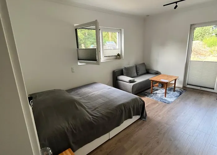 Gemuetliche 1-zimmer Gaestewohnung Rum i privatbostad